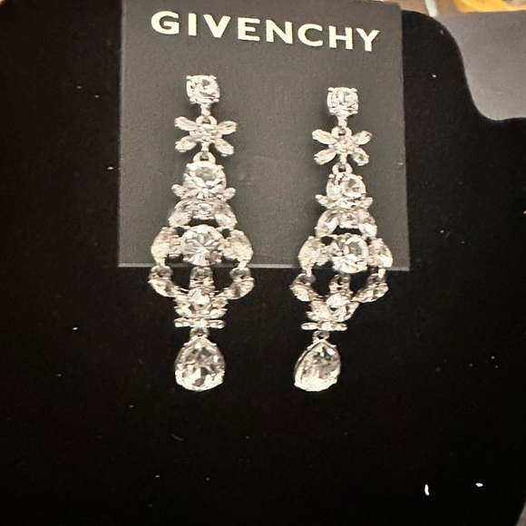 NWT Givenchy Silver Tone Crystal Drama Chandelier Earrings From Macy’s - Picture 6 of 6